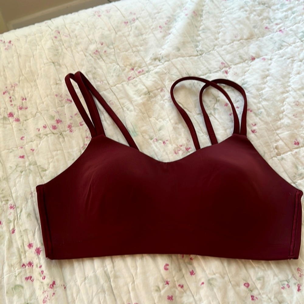 𝗟𝗨𝗟𝗨𝗟𝗘𝗠𝗢𝗡 Like a Cloud Bra Light Support!